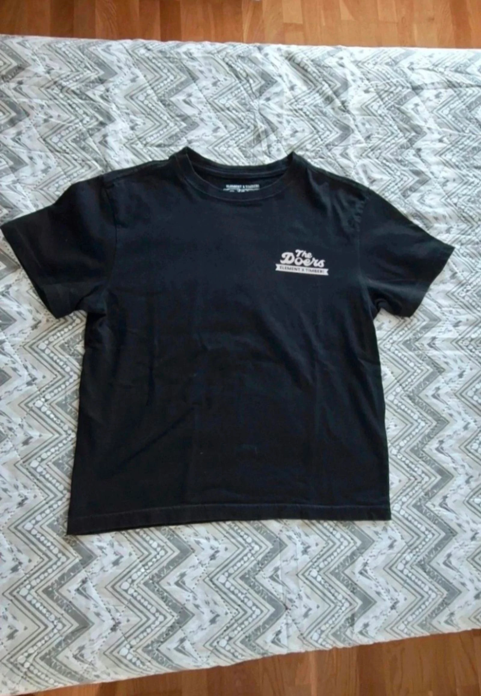 Camiseta Element x Timber!  The Doers. Talla 12.